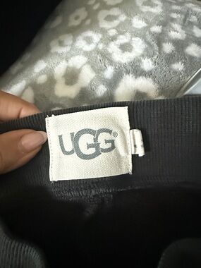 UGG Black Ribbed Crewneck Sweatpants